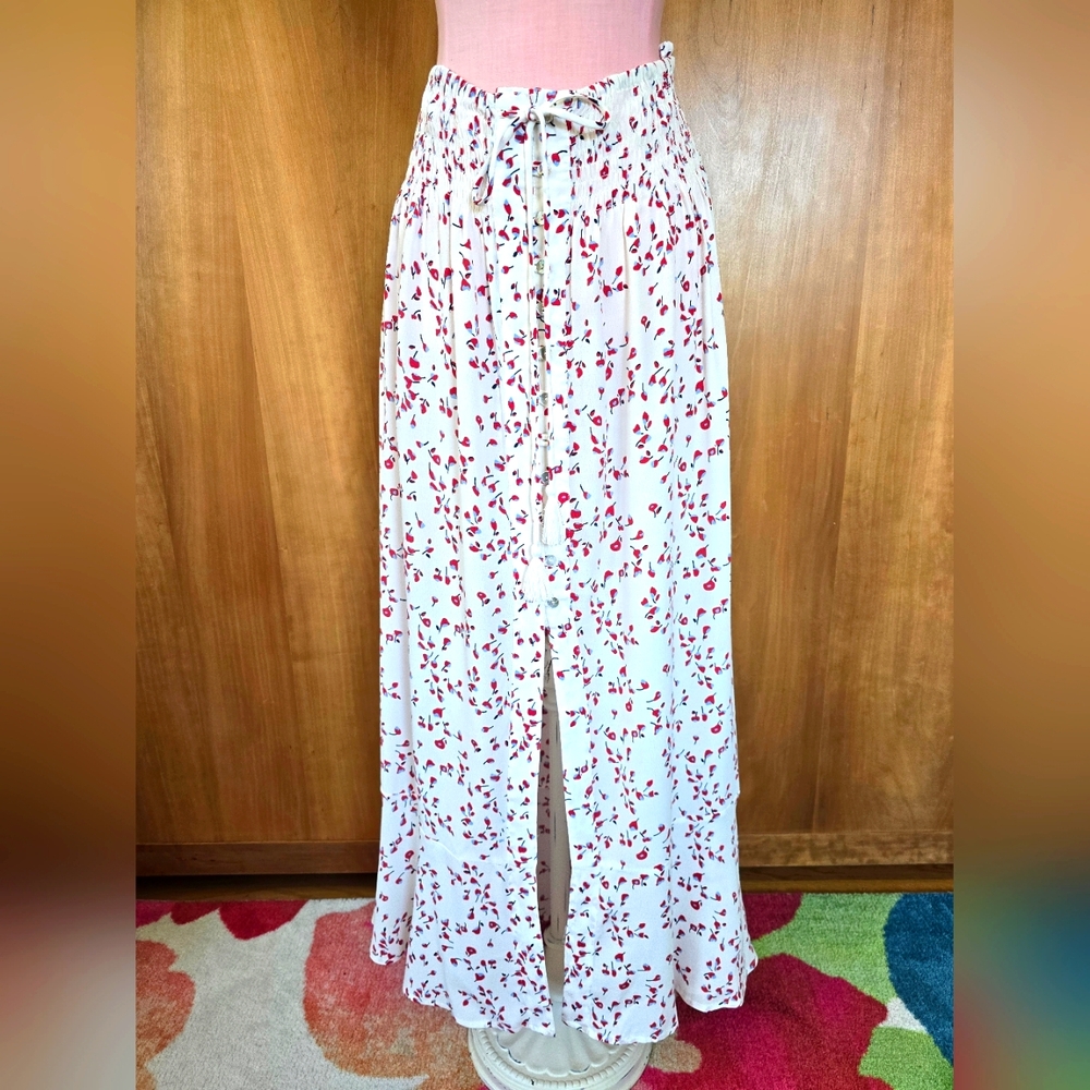 Floral White and Red Maxi Skirt Size L
